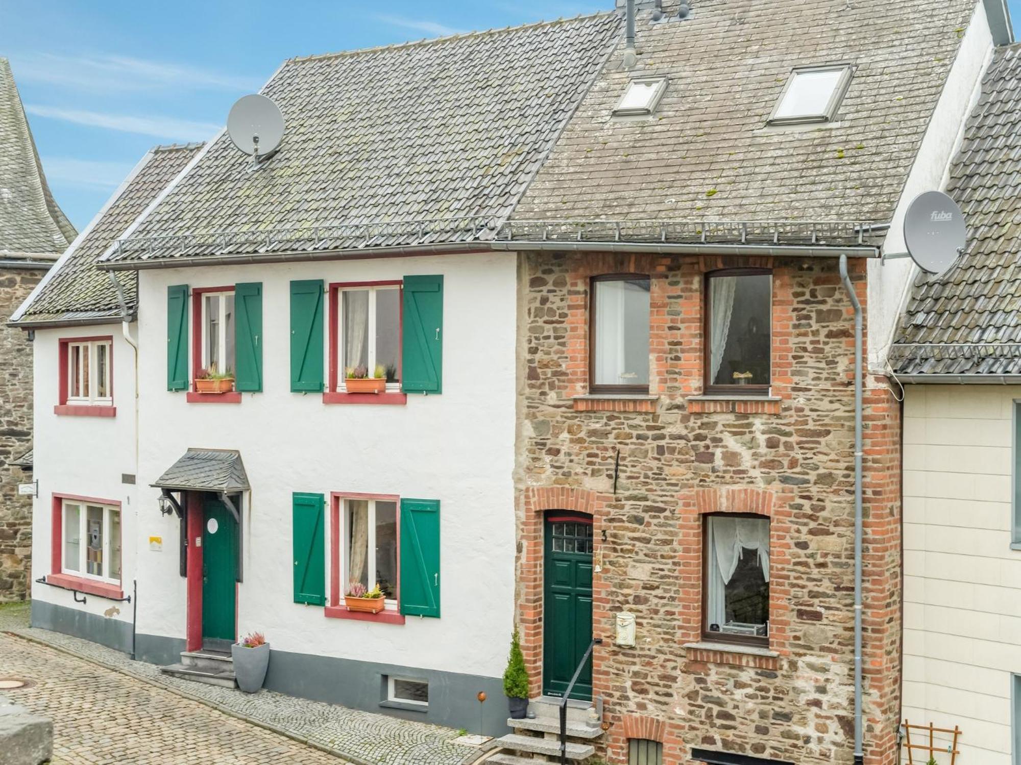 Apartamento Modern In Reifferscheid With Garden