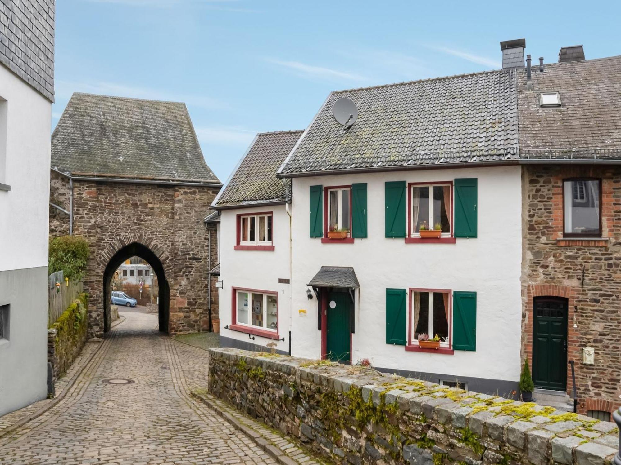Modern In Reifferscheid With Garden Apartment