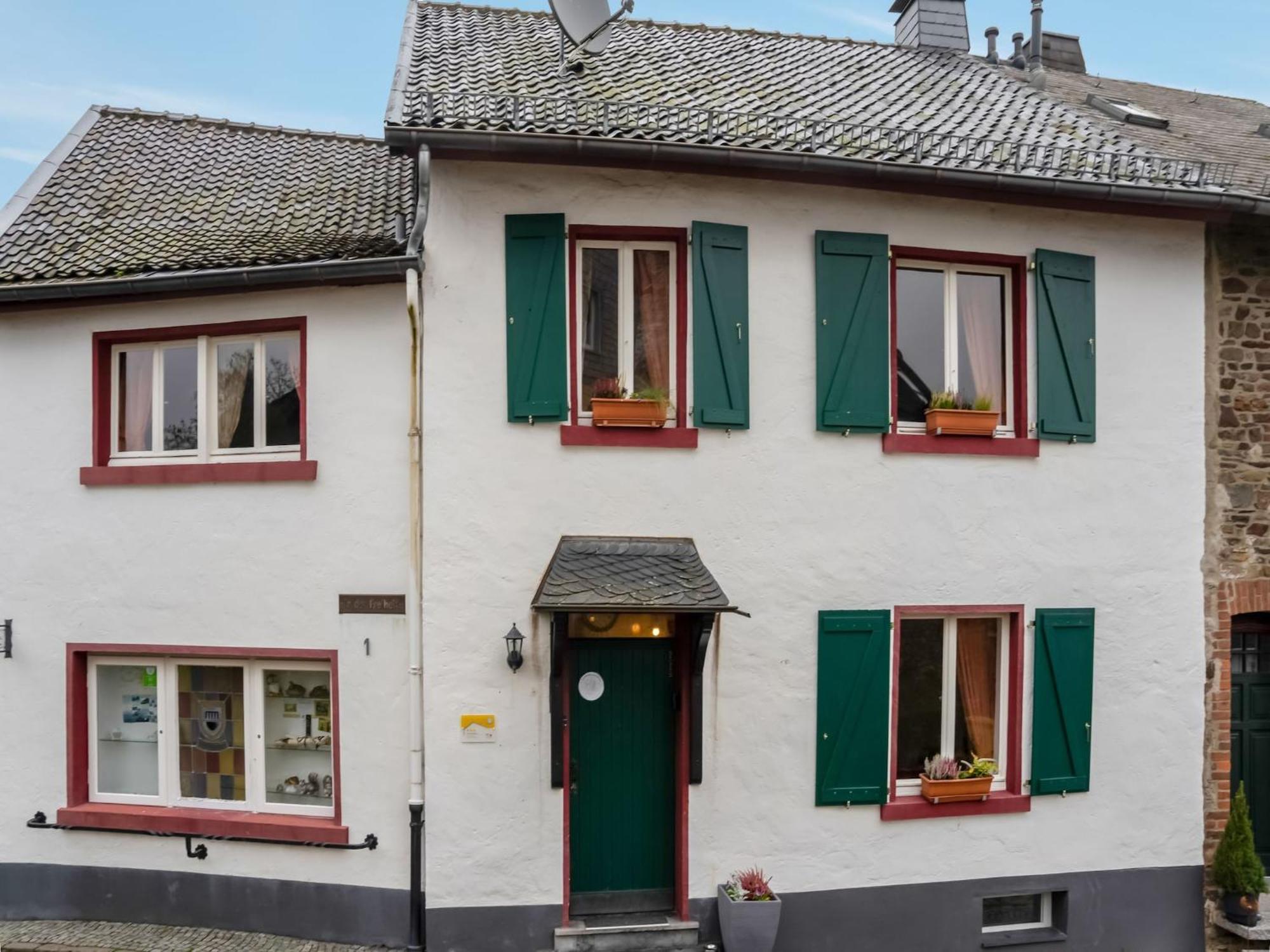 Apartamento Modern In Reifferscheid With Garden